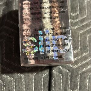 Holographic Textured Box